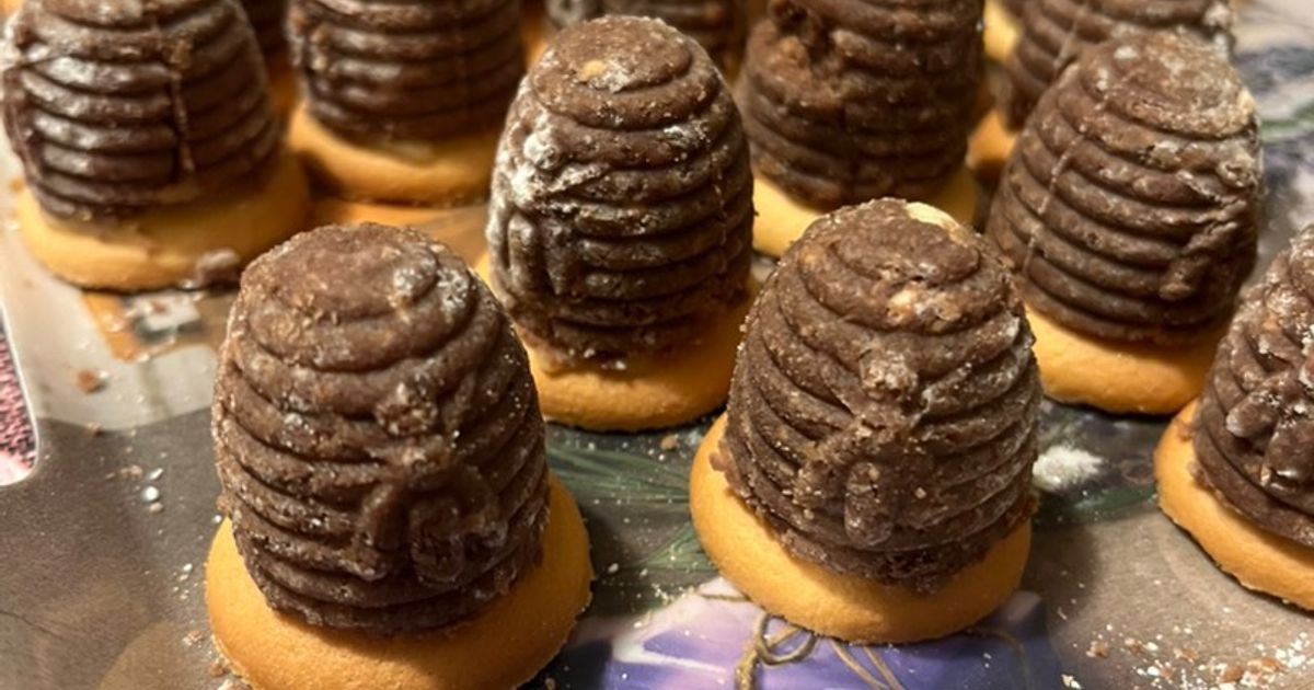 Beehive Dessert (úliky) Recipe by Simi and Milo - Cookpad