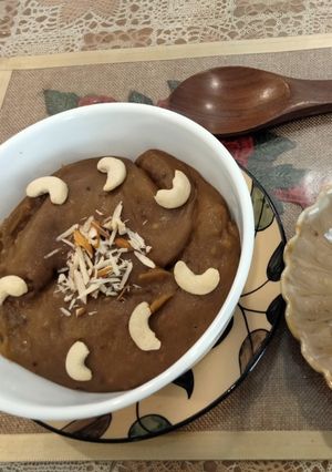 A picture of Punjabi Baisakhi special Aate ka halwa.