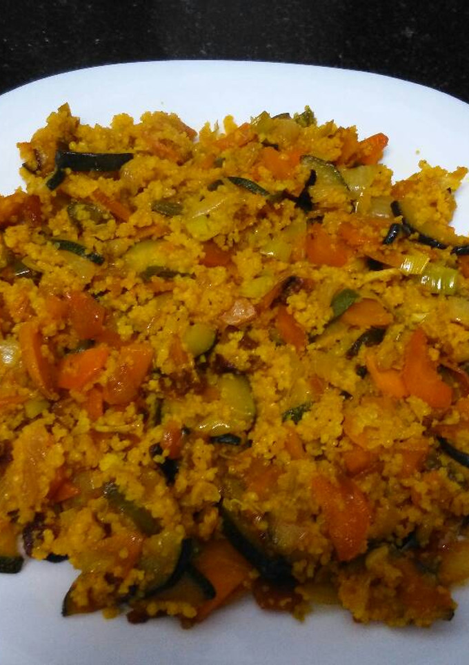 Una foto de Cuscús con verduras