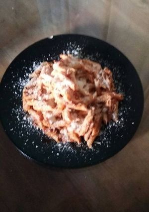 Una foto de Macarrones boloñesa arrabiata mediterráneos