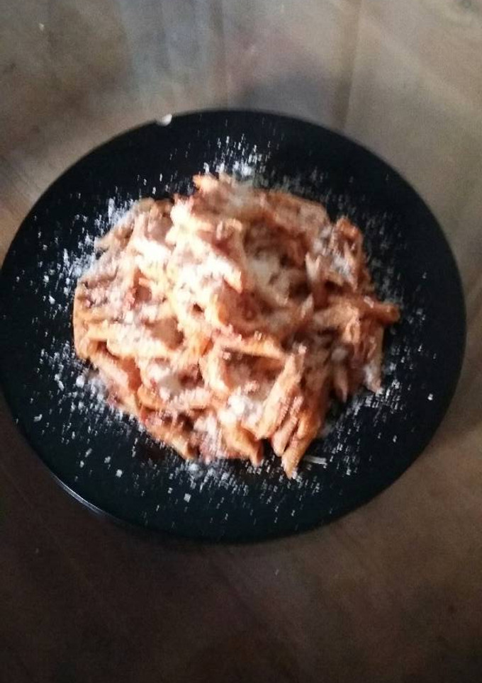 Una foto de Macarrones boloñesa arrabiata mediterráneos