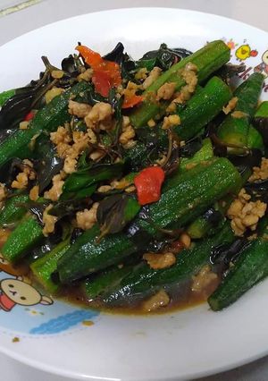 รูปของ กระเจี๊ยบผัดหมูสับ