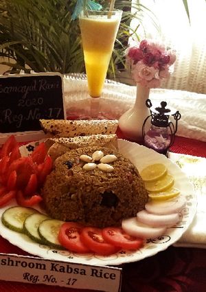 A picture of Mushroom kabsa rice.