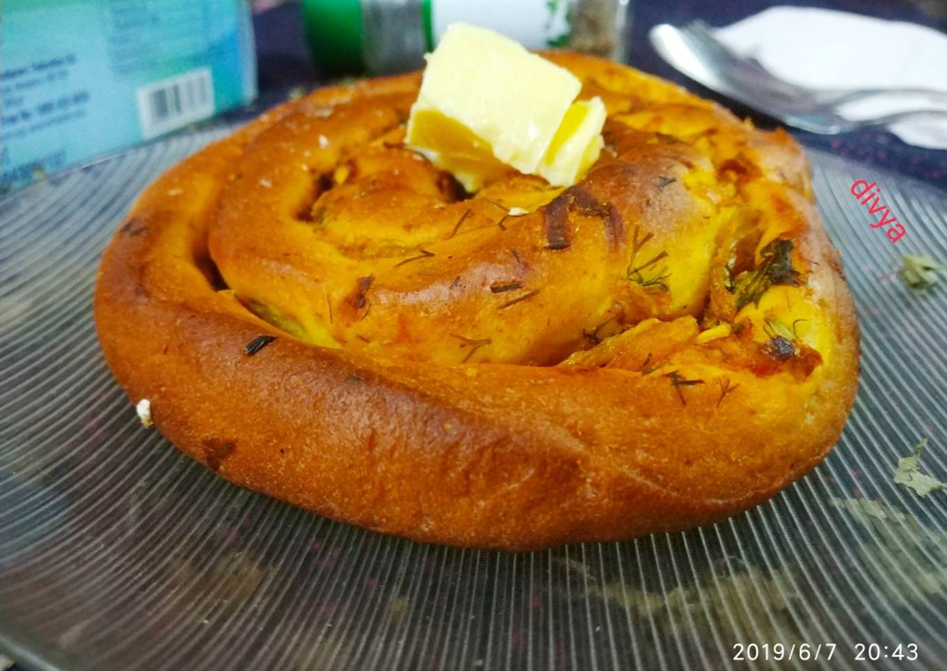 Pecan savory bread role