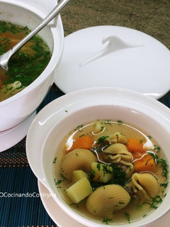 Una foto de Sopa de calabaza con pasta lumaconi