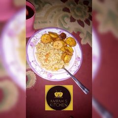 A picture of Macaroni jollof.
