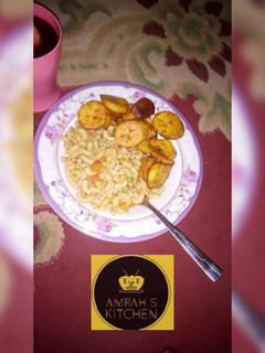 A picture of Macaroni jollof.