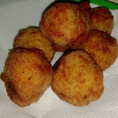 A picture of Yam balls.