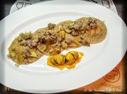 Una foto di ravioli di carne