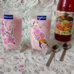 A picture of Rose milk ice apple.