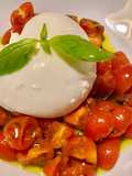Salada de Burrata com Tomate Cherry