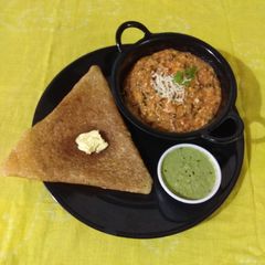 A picture of Cheese paneer gotala dosa.