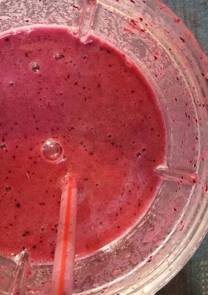 A picture of Blueberry tangerine smoothie.