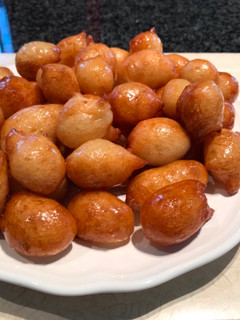A picture of Fried Sweet-dumplings (kaimati).
