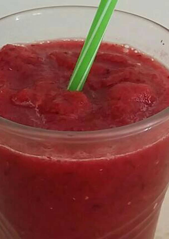 Una foto de Sorbete de moras, sandía y melón 🍉🍉🍊