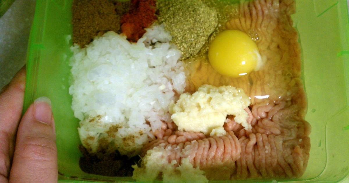 Chicken meatballs and gravy Recipe by fatimazahra Cookpad