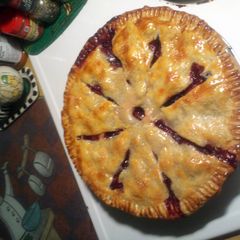 A picture of Straw/Blueberry Pie.