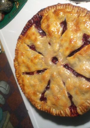 A picture of Straw/Blueberry Pie.