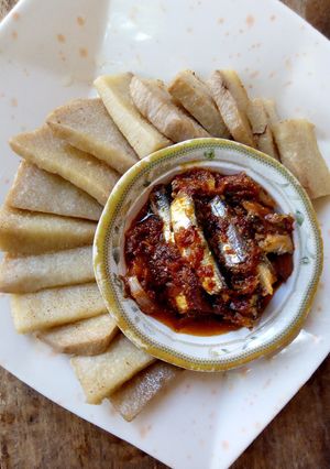 A picture of Fried Yam & Fish Sauce.