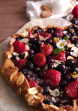 Une photo de Tarte fraises & myrtilles !