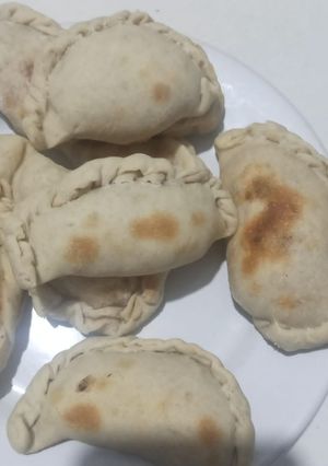 Una foto de Empanadas de merluza en lata