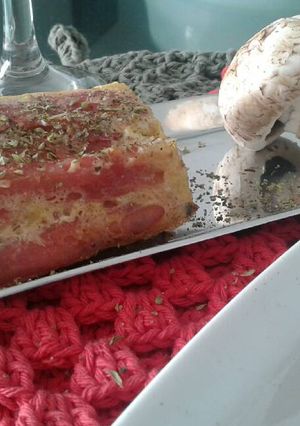 Una foto de Crocante de hongos envuelto en jamón crudo