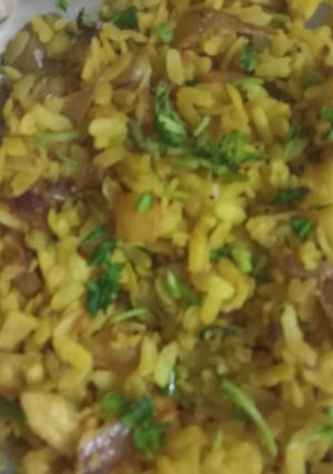 पोहा (poha recipe in Hindi) रेसिपी मुख्य फोटो