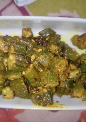 मसाला भिन्डी(masala bhindi recipe in hindi) रेसिपी मुख्य फोटो