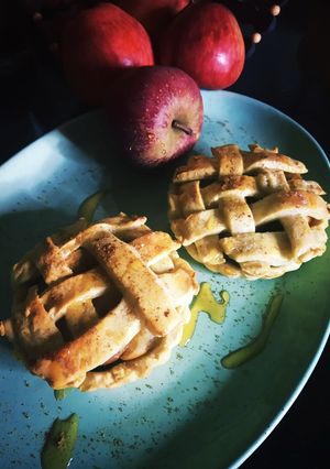 মিনি অ্যাপেল পাই (mini apple pie recipe in Bengali) রেসিপির প্রধান ছবি