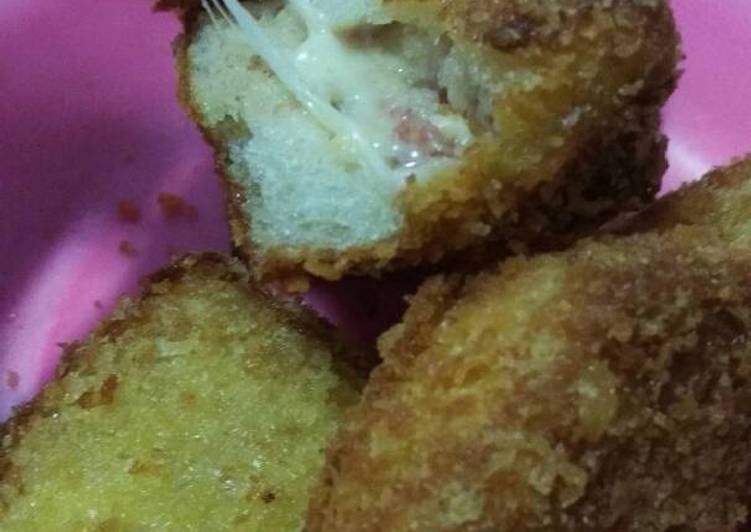 Fried Sandwich Egg Mayo with Mozarella