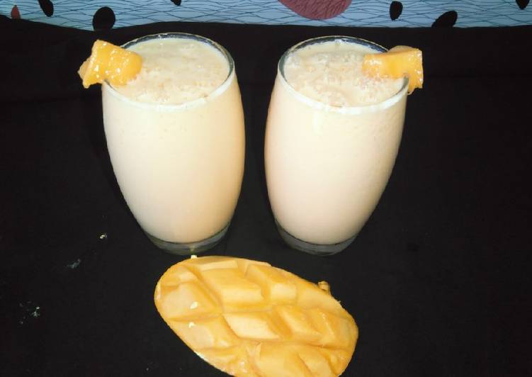 Steps to Make Any-night-of-the-week Mango lassi