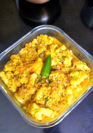 A picture of Cauliflower and Moong Dal Curry.