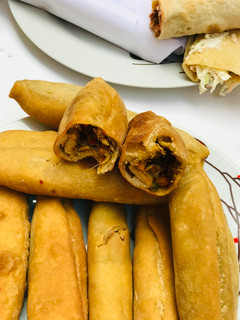 A picture of Fish rolls.