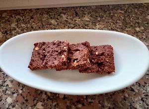 Foto di Brownies al cioccolato e nocciole senza burro e uova