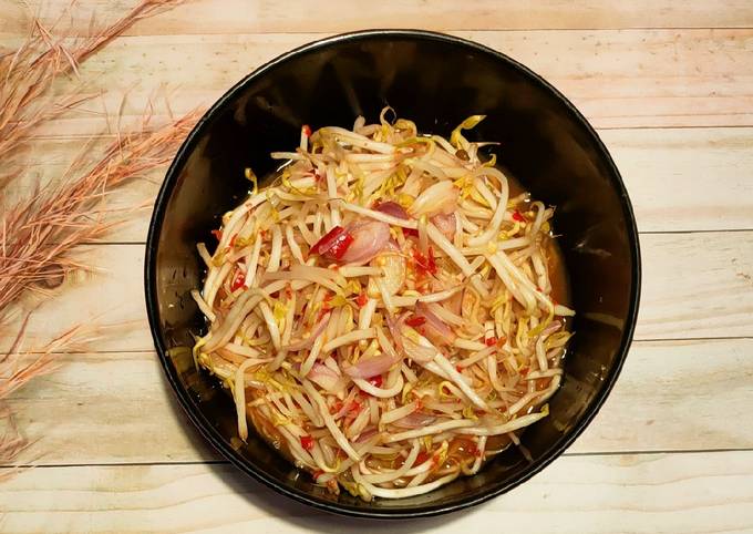 Langkah Mudah untuk Menyiapkan Sambal Tauge Bawang Merah Segerrr Anti Gagal