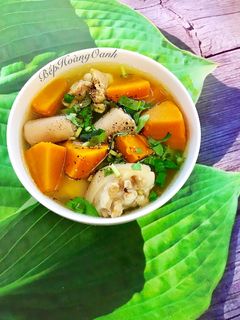 Hình của món Canh Bí Đỏ Nấu Đuôi Heo.