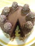 Pastel De Chocolate con Ferrero Rocher