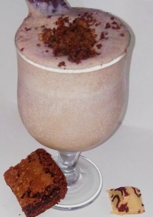 A picture of Brownie shake.