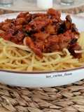 Espaguetis con bacon y berenjena