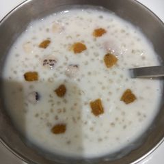 A picture of Diet sago, phool makhnay, kheer.