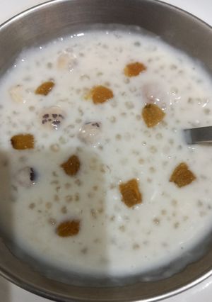 A picture of Diet sago, phool makhnay, kheer.