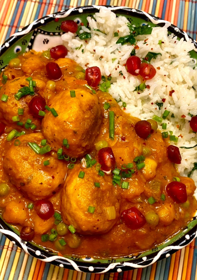 Una foto de Albondigas de pollo en salsa Masala