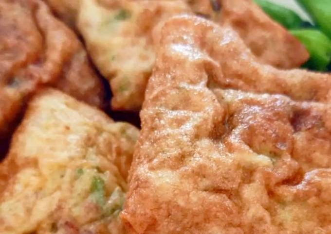 Langkah Mudah untuk Menyiapkan Martabak Telur Mini isi Kornet Anti Gagal