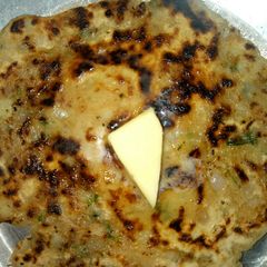 Aloo ka Parantha A picture of Aloo ka Parantha.