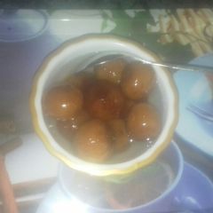 A picture of Gulab jamun.