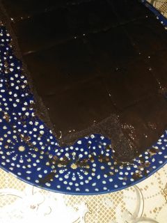 صورة لوصفة كيكة شوكولاتة معلكة ناجحة 100/100