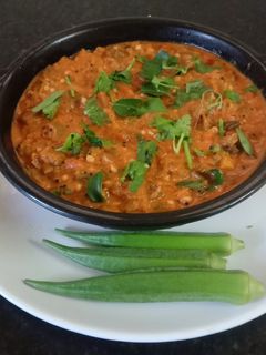 வெண்டைக்காய் தக்காளி பச்சடி.(marriage style ladysfinger tomato pacchadi recipe in tamil) செய்முறை முக்கிய புகைப்படம்