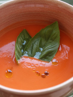 Una foto de Gazpacho Regenerativo de Albahaca