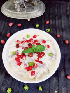 पोटैटो पीनट रायता (potato peanut raita recipe in Hindi) रेसिपी मुख्य फोटो