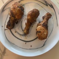 Simple Air Fryer Drumsticks 🍗 A picture of Simple Air Fryer Drumsticks 🍗.